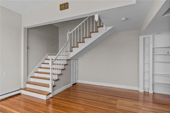 Building Photo - 54 Hillside Ave