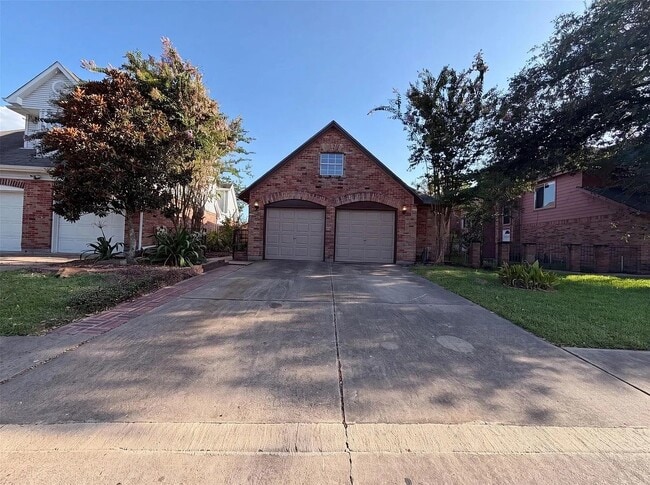 Building Photo - 11827 Meadowchase Dr