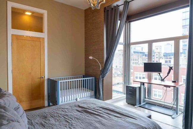 Building Photo - 949 W Madison St