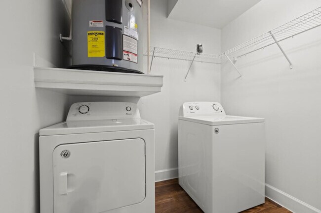 Building Photo - 5250 Town and Country Blvd