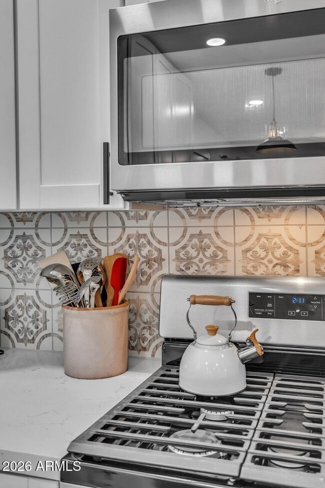 Building Photo - 1207 W 15th St