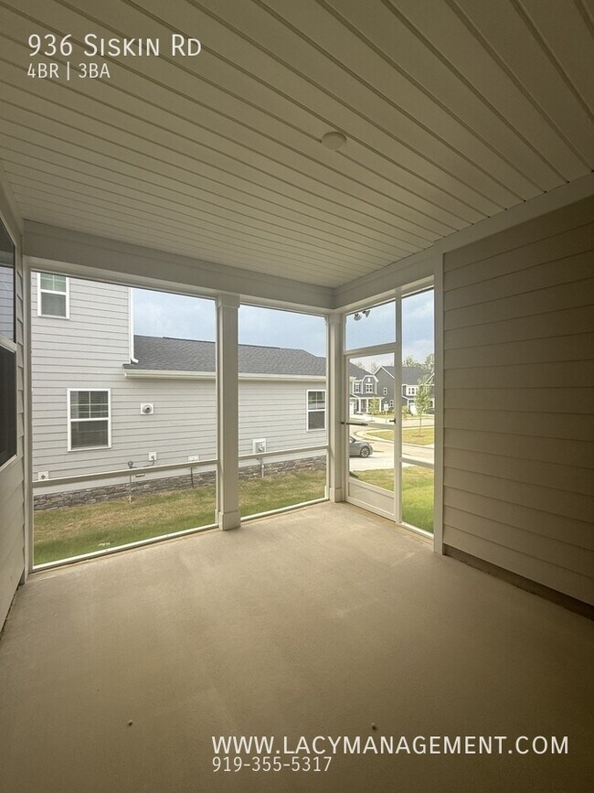 Building Photo - 936 Siskin Rd