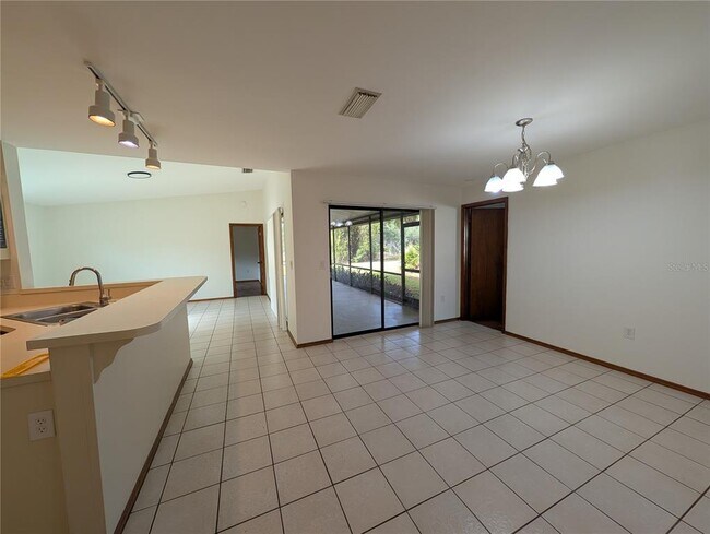 Building Photo - 517 Bearded Oaks Cir