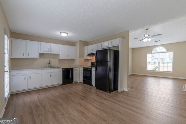 Building Photo - 3862 Chase Dr