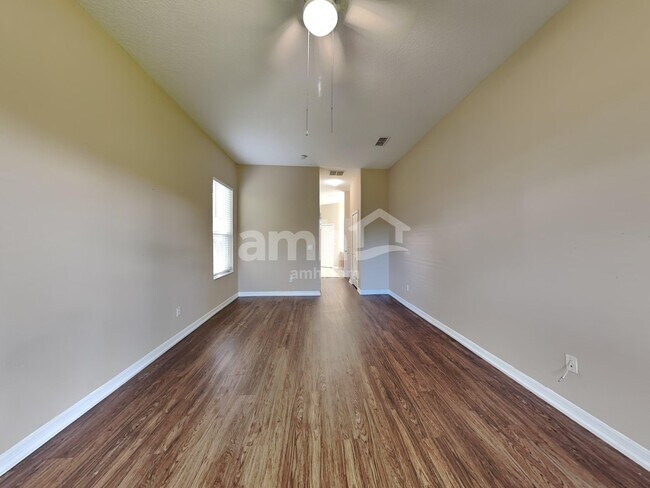 Building Photo - 2042 Ancient Oak Dr