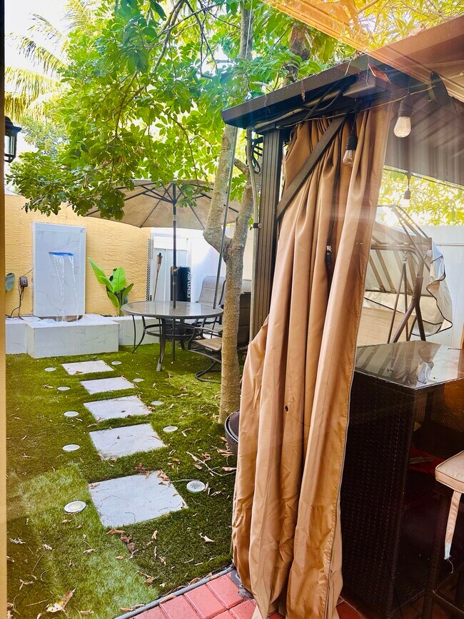 Building Photo - 5200 Rising Comet Ln