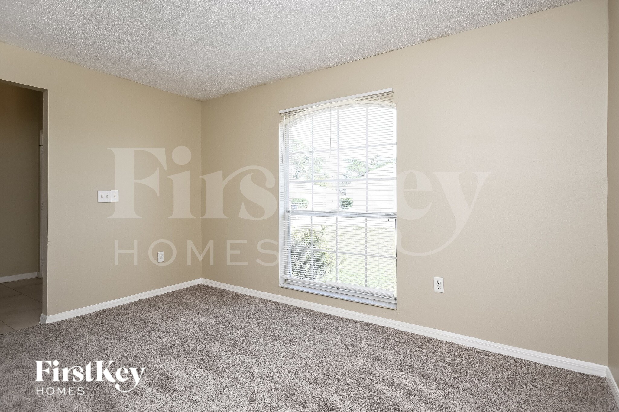 Building Photo - 819 Summer Glen Dr