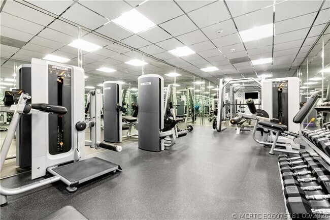 Building Photo - 2200 S Ocean Ln