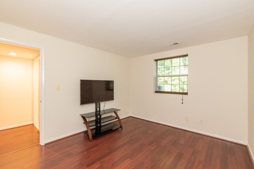 Building Photo - 112 Castletown Rd