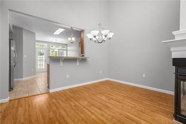 Building Photo - 302 Laurel court