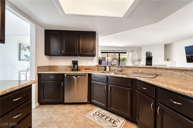 Building Photo - 2717 Lovington Dr