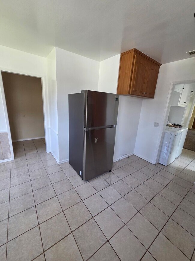 Building Photo - 2509 W 109th St