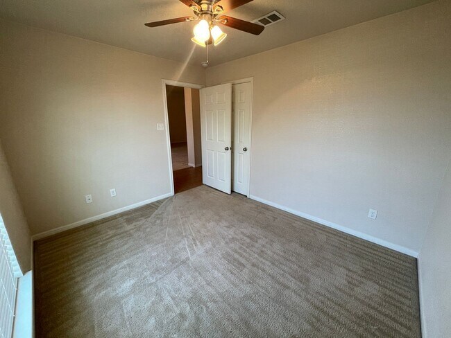 Building Photo - 4-Bedroom House for Rent in Killeen