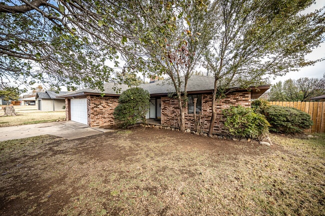 Building Photo - 2105 NW 54th St