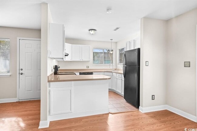 Building Photo - 6517 Valene Ct