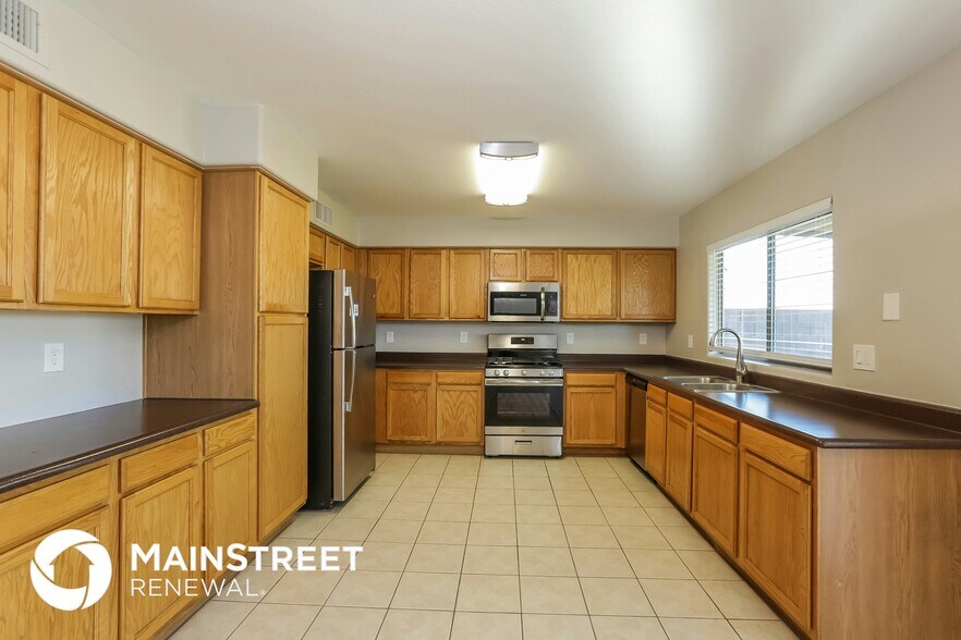 Building Photo - 11026 W Mountain View Dr