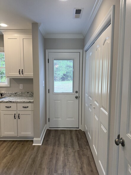 Building Photo - 16494 Blackburn Ln