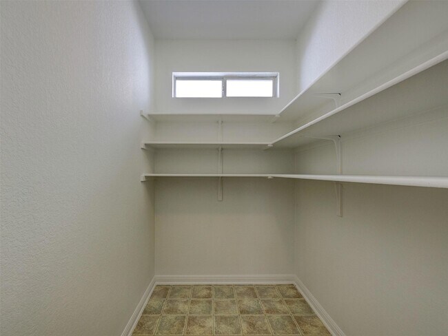 Building Photo - 1554 Homewood Cir