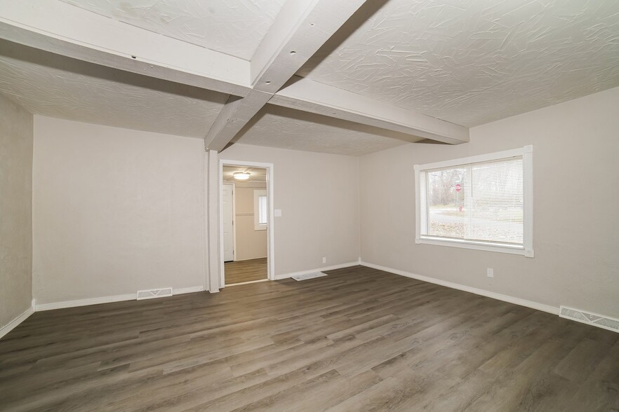 Building Photo - 500 Scenic Park Dr