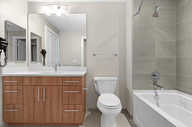 Building Photo - 520 12th St S