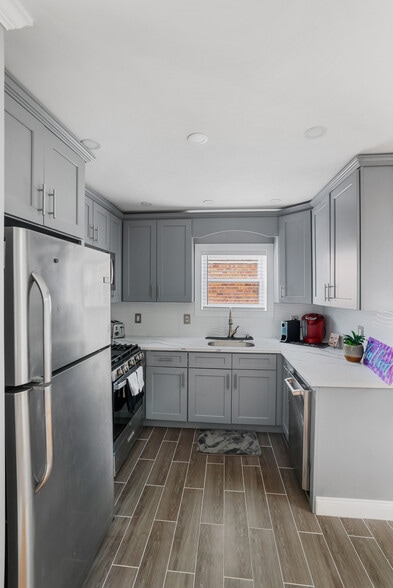 kitchen - 6312 Beach Channel Dr