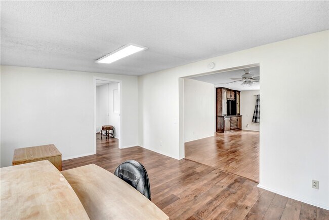 Building Photo - 33828 Plowshare Rd