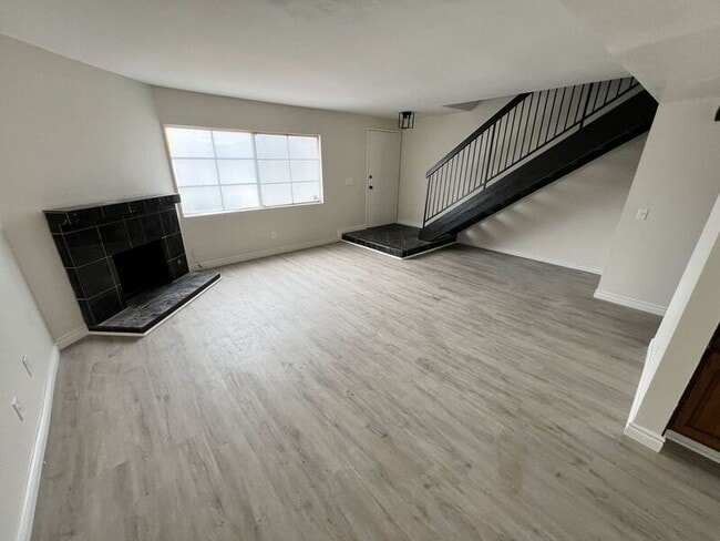 Building Photo - 1240 N Citrus Ave