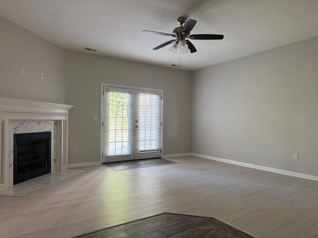 Building Photo - 325 Falling Br Rd