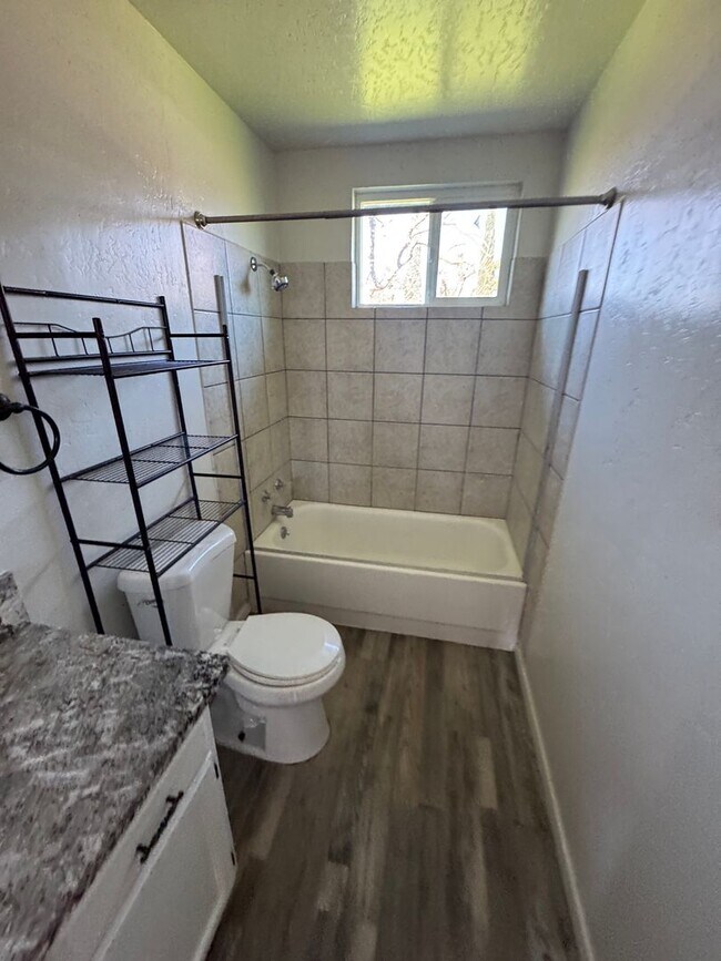 Building Photo - Bridge