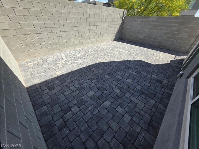 Building Photo - 4234 Vivenda St