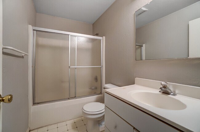 Building Photo - 3612 Willow Run Dr