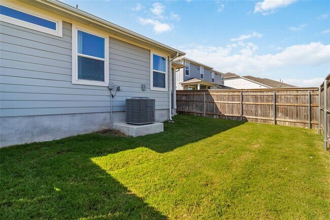 Building Photo - 220 Mirabeau Way