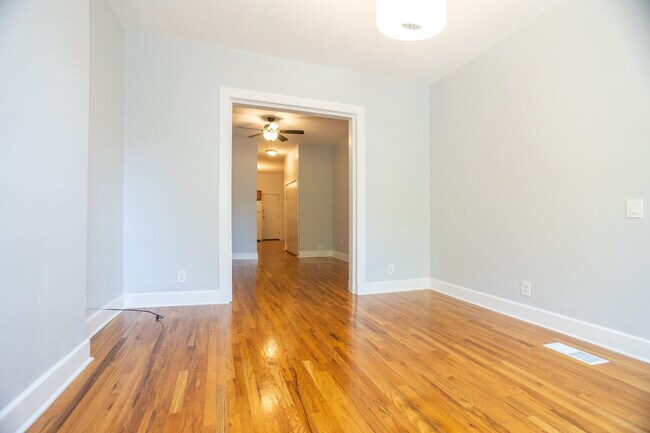 Building Photo - 525 N Wood St