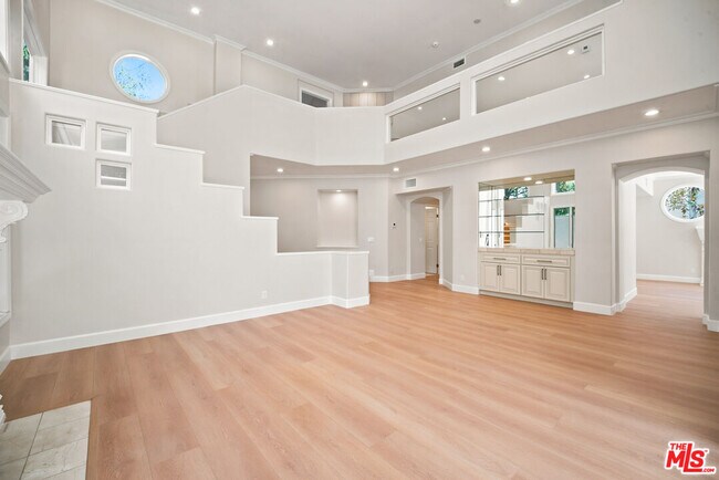 Building Photo - 4324 Park Verdi
