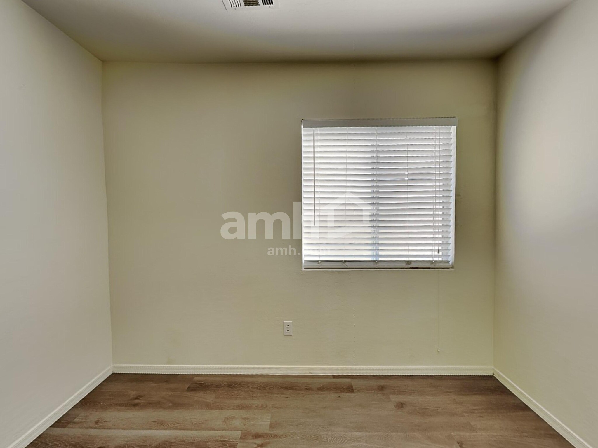 Building Photo - 11635 W Retheford Rd
