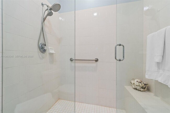 Building Photo - 1832 SW Willowbend Ln