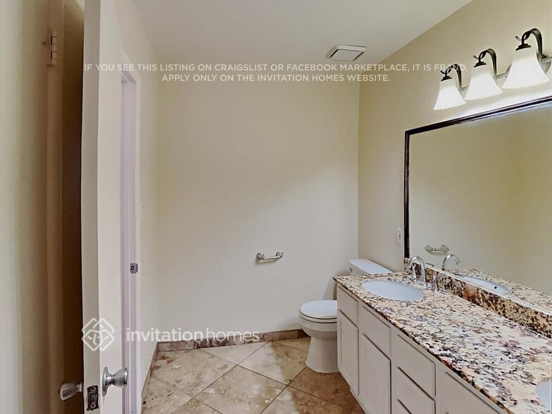 Building Photo - 2500 N Cholla St
