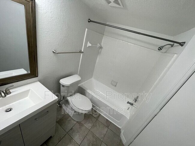 Building Photo - 2206 Antigua Pl