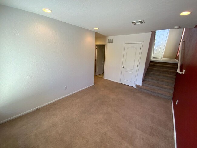 Building Photo - NW 3 BEDROOM WITH A LOFT, CLOSE TO COMMUNITY PLAYGROUND