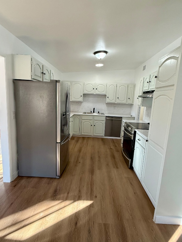 Building Photo - 1120 Ave H-6