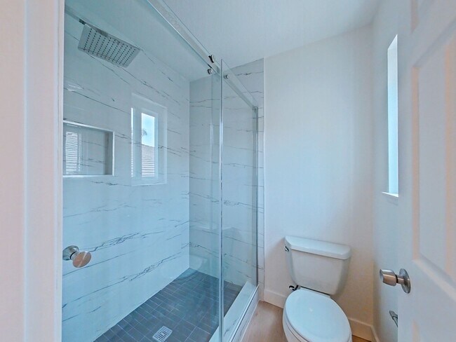Building Photo - Stunning Remodeled Home in Dana Woods – Co...