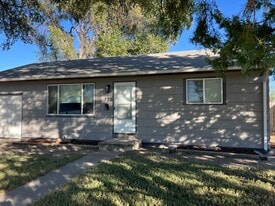 Building Photo - 335 Valley Dr
