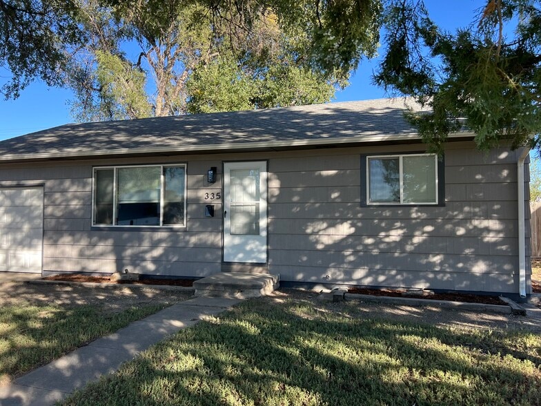 Primary Photo - 335 Valley Dr