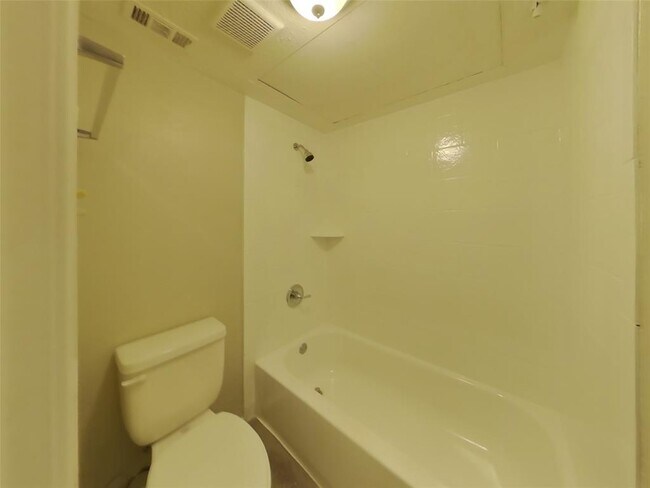 Building Photo - 2842 Pheasant Run