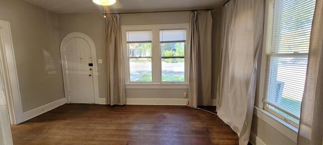 Building Photo - 4405 Red River St