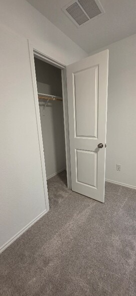 Building Photo - 115 Kings Row Ln