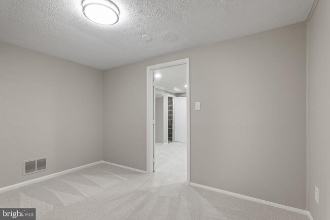 Building Photo - 941 Sherwood Ct