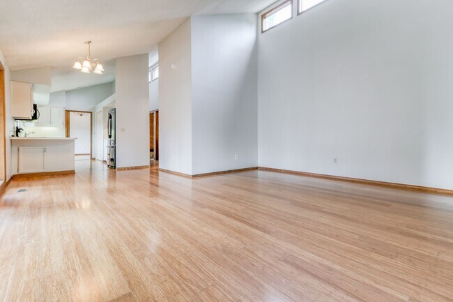 Building Photo - Custom 4BD Salmon Creek Home!