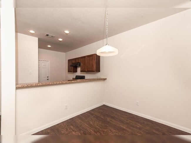 Building Photo - 6003 Santa Cecilia Ln