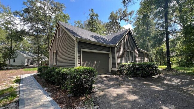 Building Photo - 5503 SW 84th Dr